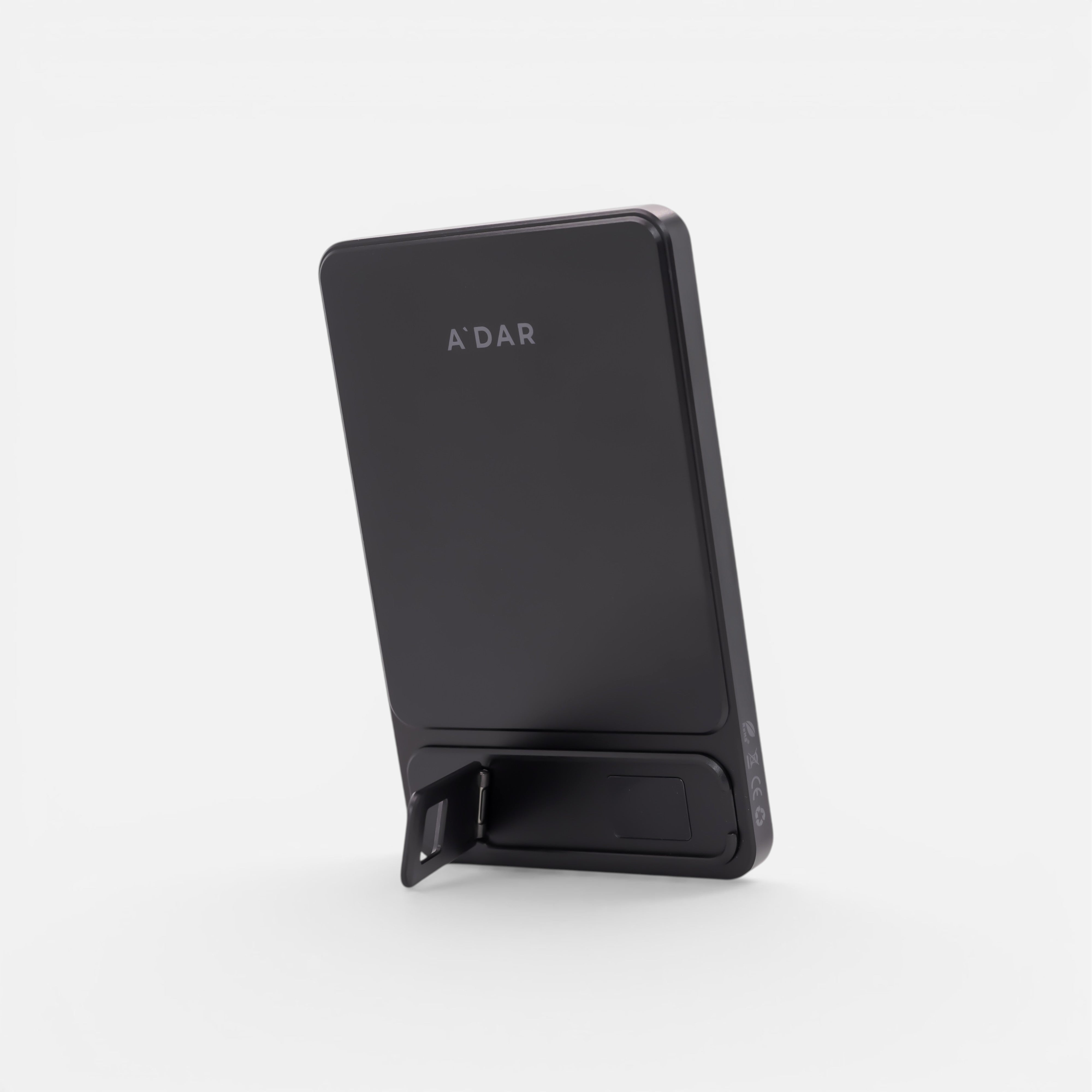 AdarCharge - magnetische Powerbank mit Überhitzungsschutz