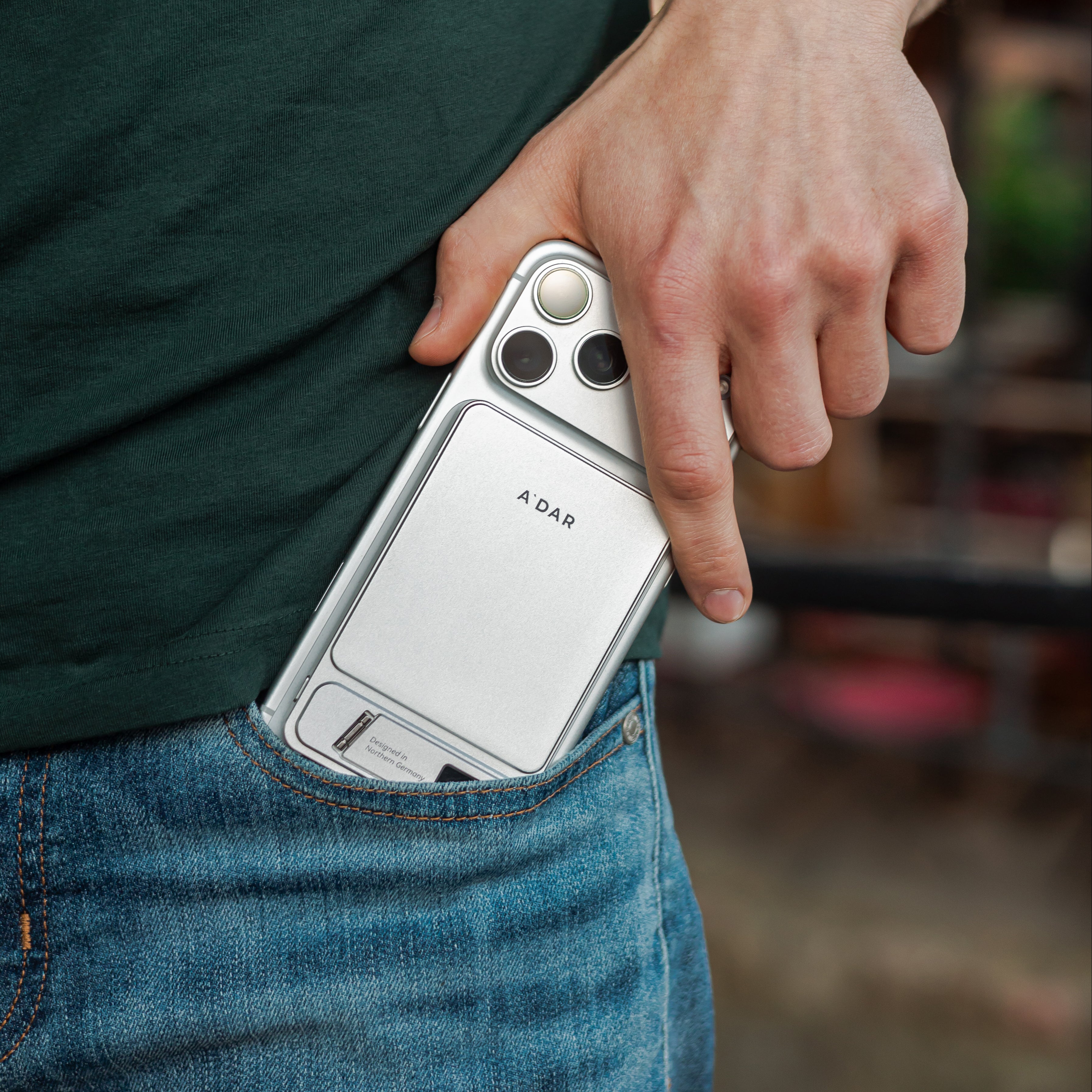AdarCharge - magnetische Powerbank mit Überhitzungsschutz